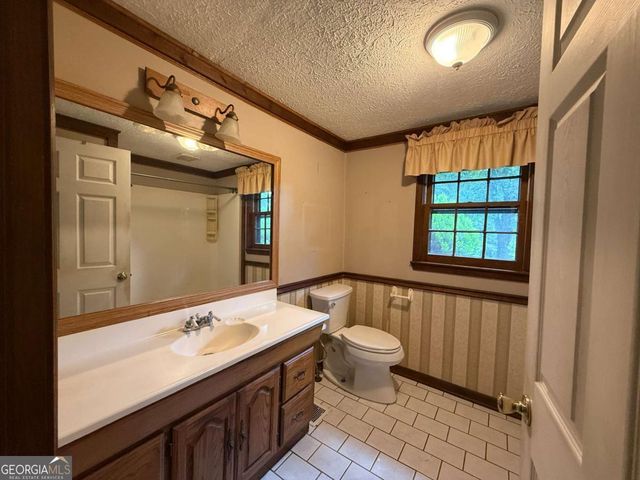 1601 Parker Drive NE, Conyers, GA 30012