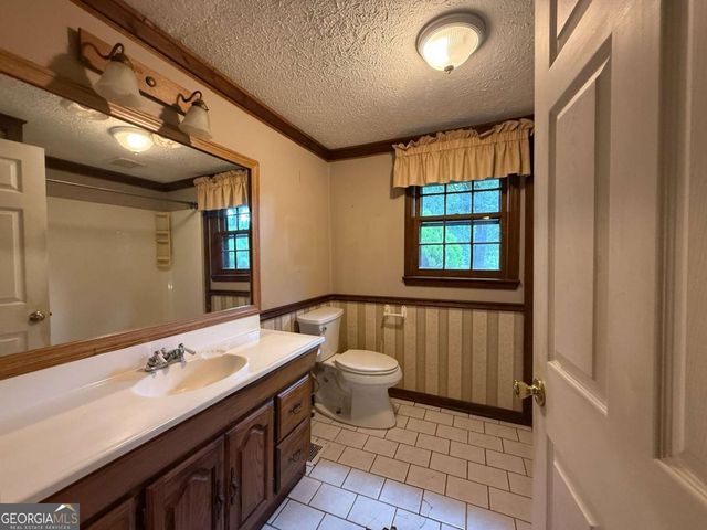 1601 Parker Drive NE, Conyers, GA 30012