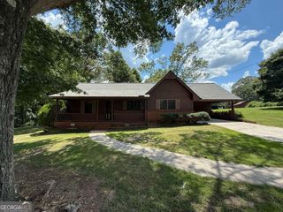 1601 Parker Drive NE, Conyers, GA 30012