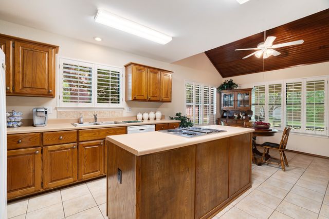 4110 Lakeshore Drive, Reno, TX 75462