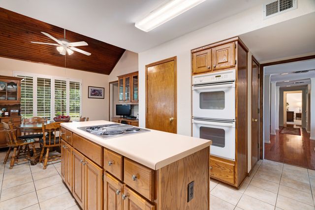 4110 Lakeshore Drive, Reno, TX 75462