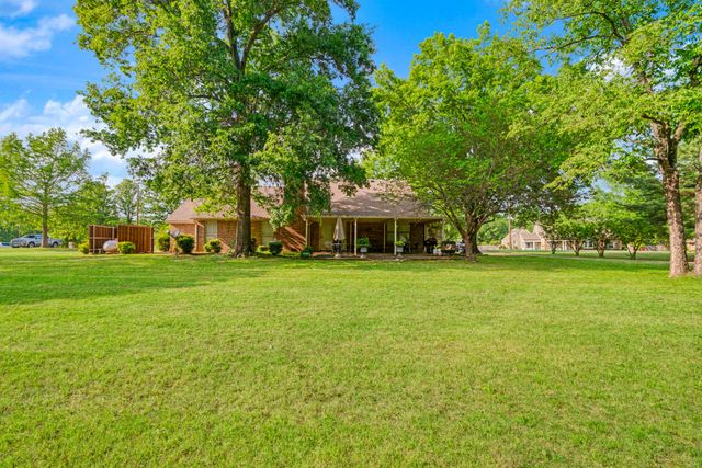4110 Lakeshore Drive, Reno, TX 75462