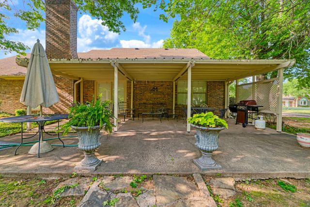 4110 Lakeshore Drive, Reno, TX 75462