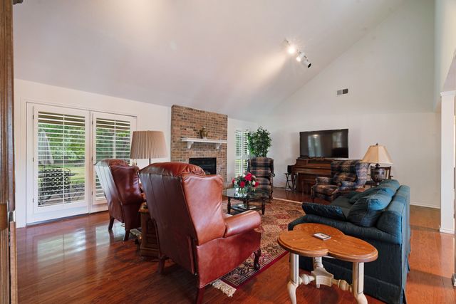 4110 Lakeshore Drive, Reno, TX 75462