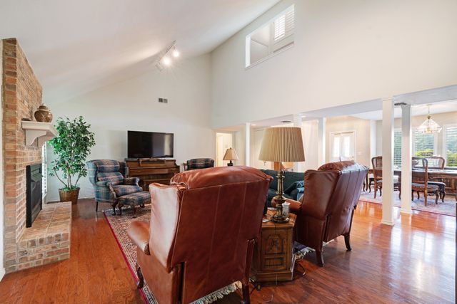 4110 Lakeshore Drive, Reno, TX 75462
