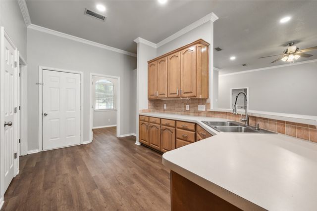 412 Springhill Court, Burleson, TX 76028