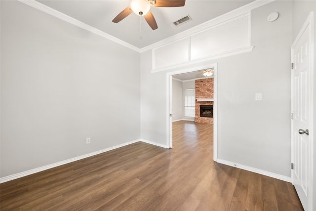 412 Springhill Court, Burleson, TX 76028