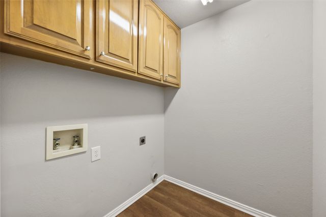412 Springhill Court, Burleson, TX 76028