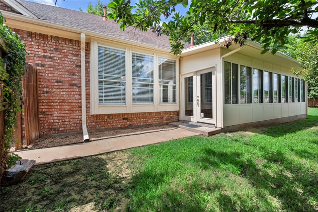 412 Springhill Court, Burleson, TX 76028