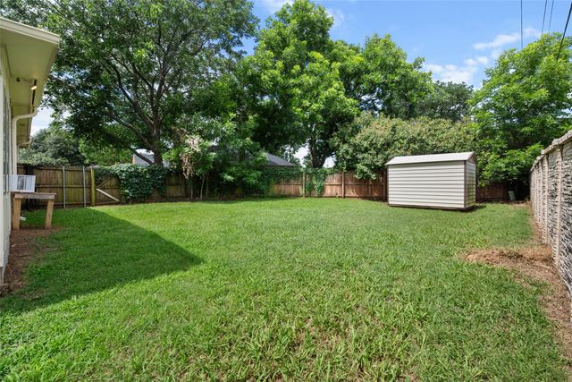 412 Springhill Court, Burleson, TX 76028
