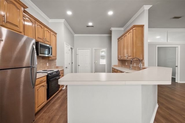 412 Springhill Court, Burleson, TX 76028