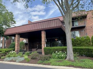 1121 W Ogden Avenue 157, Naperville, IL 60563