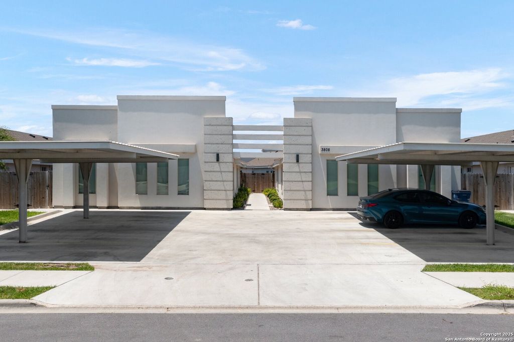 3808 Bella Costa Drive, Weslaco, TX 78596