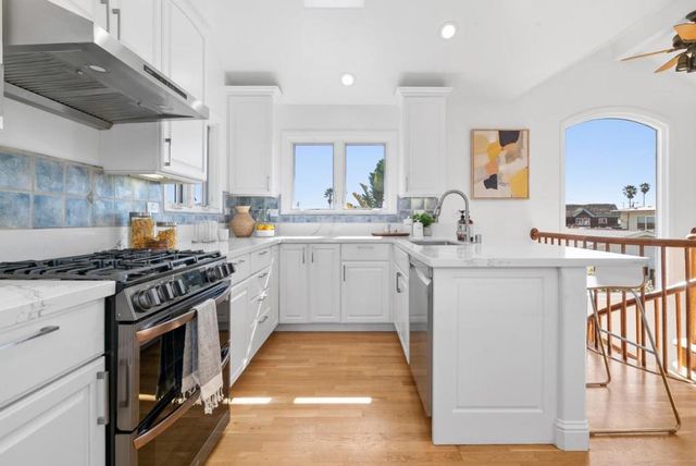 121 Anchorage Avenue, Santa Cruz, CA 95062