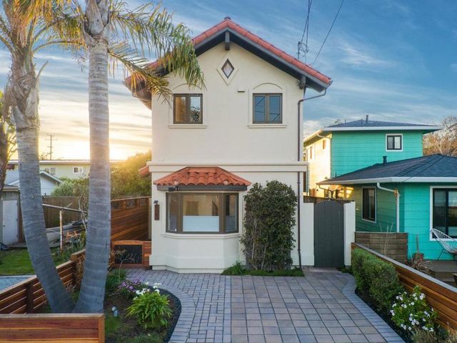 121 Anchorage Avenue, Santa Cruz, CA 95062