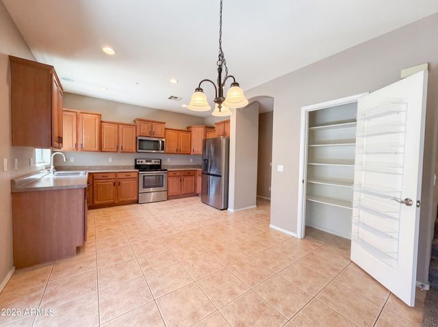 1565 E HOPKINS Road, Gilbert, AZ 85295