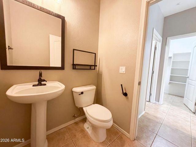 1565 E HOPKINS Road, Gilbert, AZ 85295