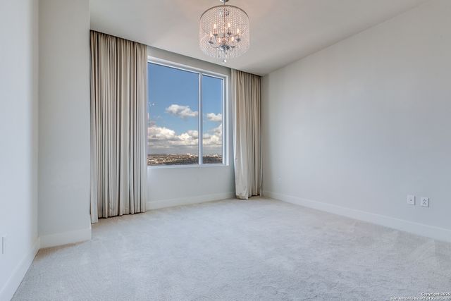 610 E Market St Unit 2510, San Antonio, TX 78205