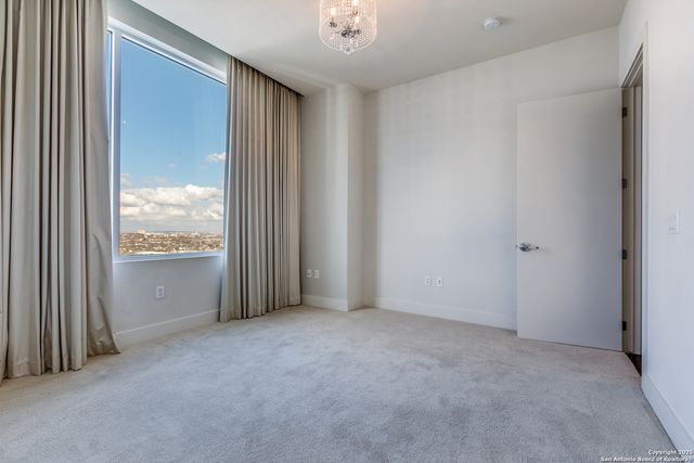 610 E Market St Unit 2510, San Antonio, TX 78205