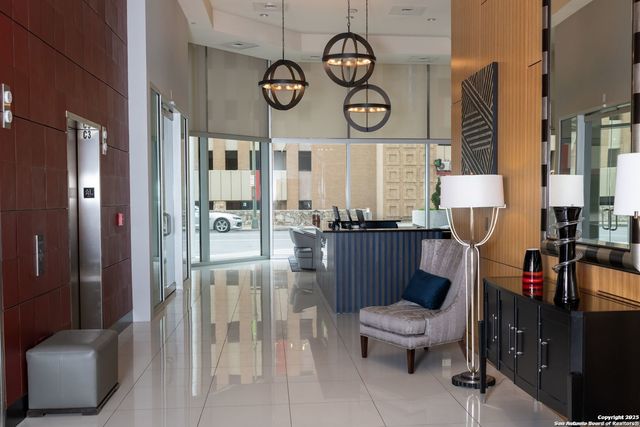 610 E Market St Unit 2510, San Antonio, TX 78205