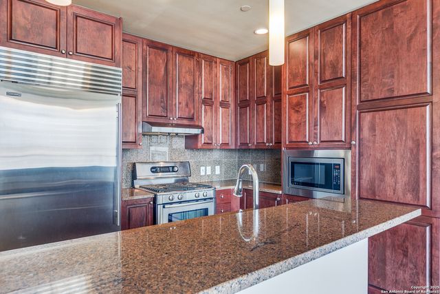 610 E Market St Unit 2510, San Antonio, TX 78205