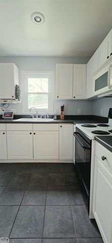 1589 Hampton Drive, Mount Clemens, MI 48043
