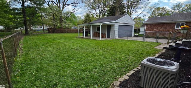 1589 Hampton Drive, Mount Clemens, MI 48043