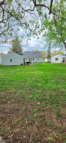 1589 Hampton Drive, Mount Clemens, MI 48043