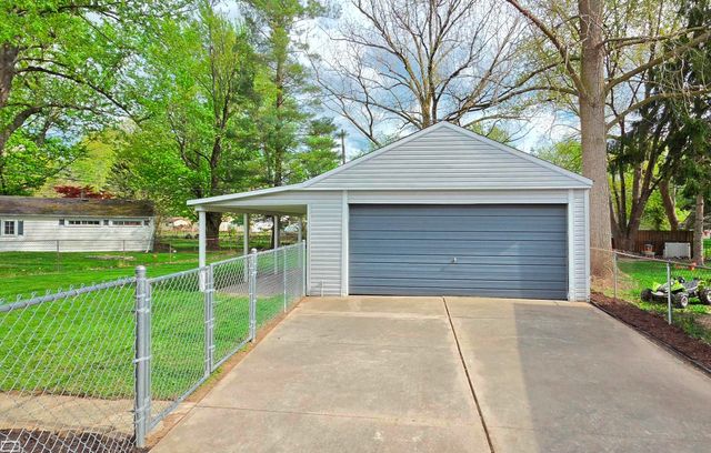 1589 Hampton Drive, Mount Clemens, MI 48043