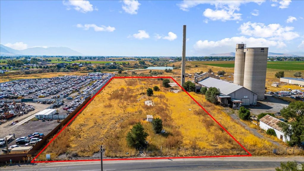 Image 12 of property listing at 980 E FACTORY, Garland, UT 84312