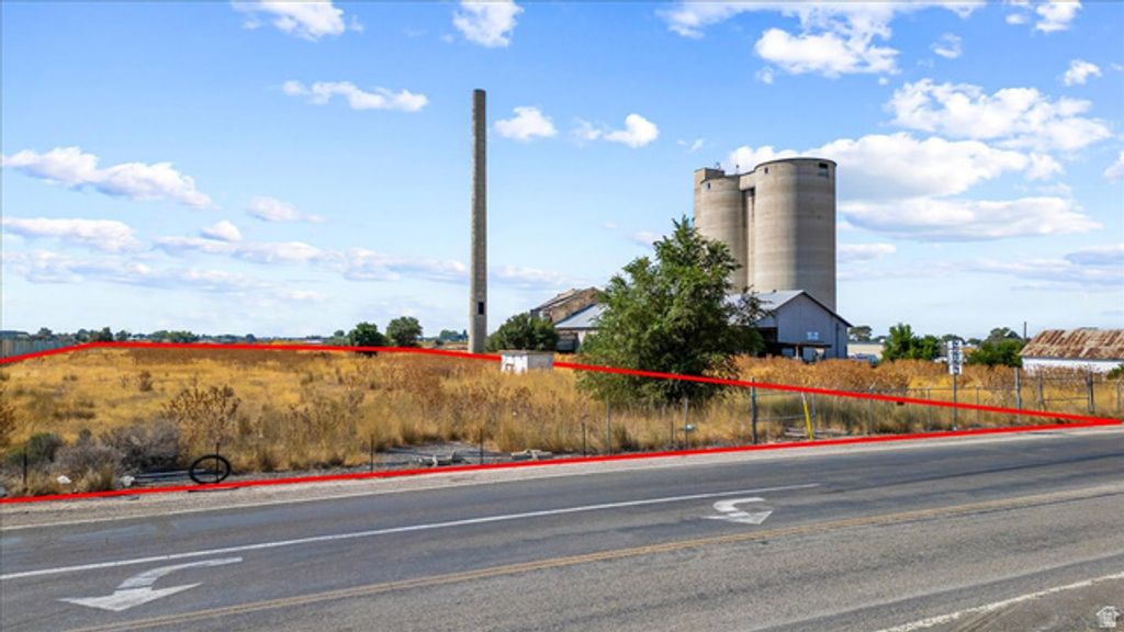 Image 18 of property listing at 980 E FACTORY, Garland, UT 84312