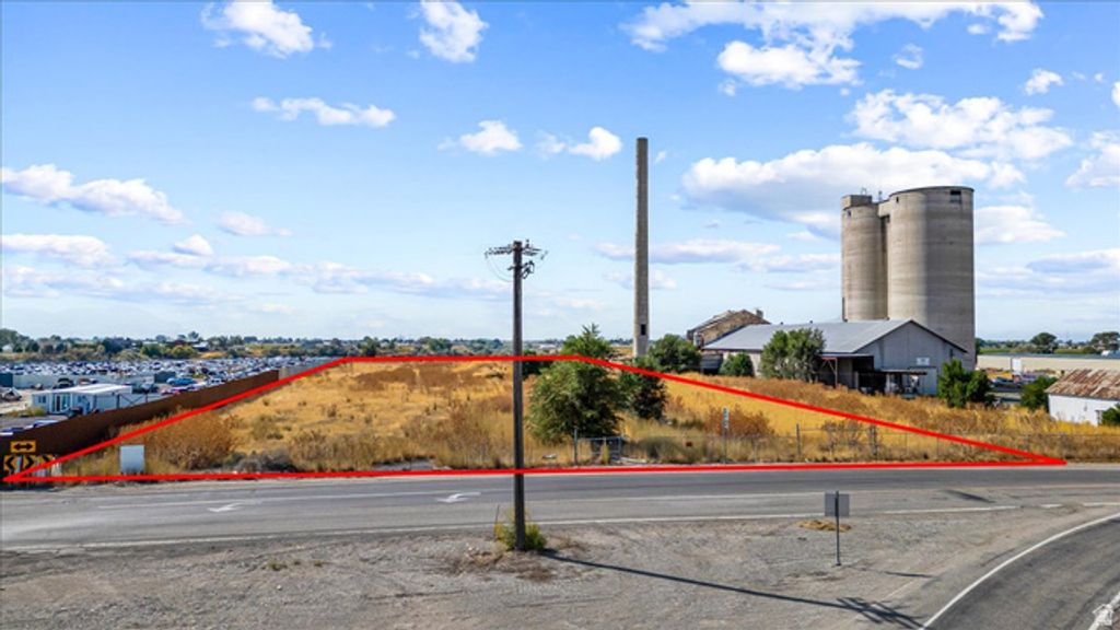 Image 19 of property listing at 980 E FACTORY, Garland, UT 84312