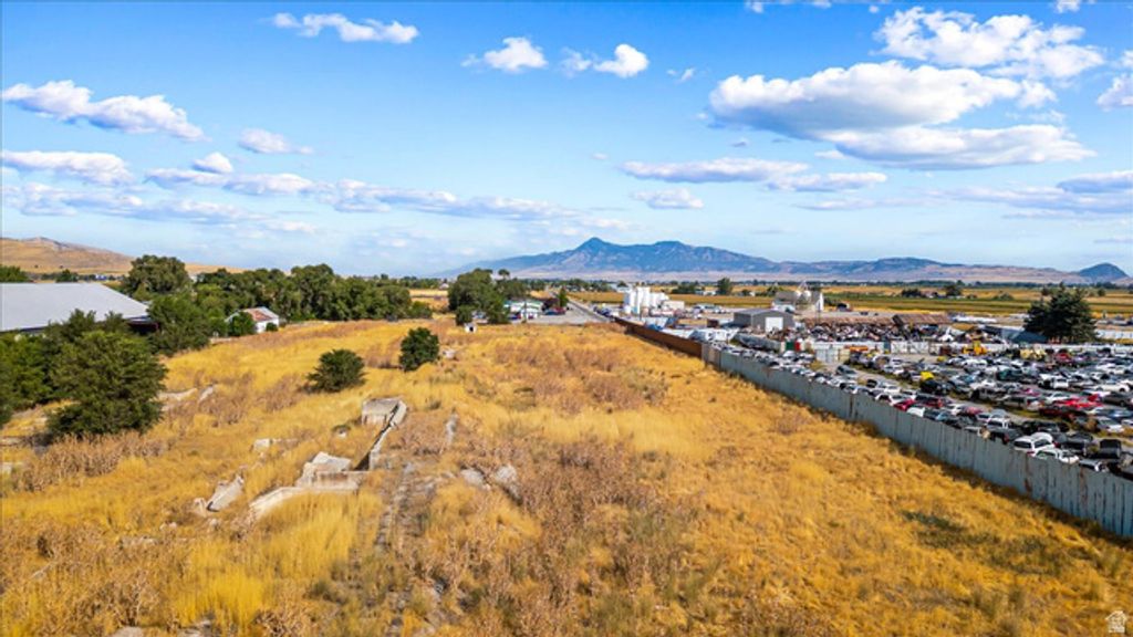 Image 6 of property listing at 980 E FACTORY, Garland, UT 84312