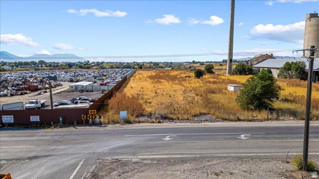 Image 9 of property listing at 980 E FACTORY, Garland, UT 84312