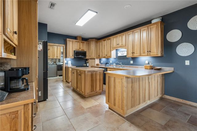 6403 N Parliament Drive, Harrison, AR 72601