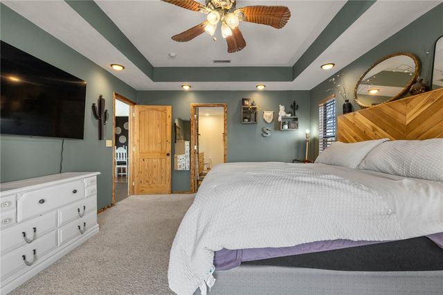 6403 N Parliament Drive, Harrison, AR 72601