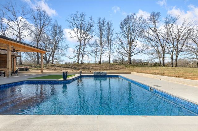 6403 N Parliament Drive, Harrison, AR 72601