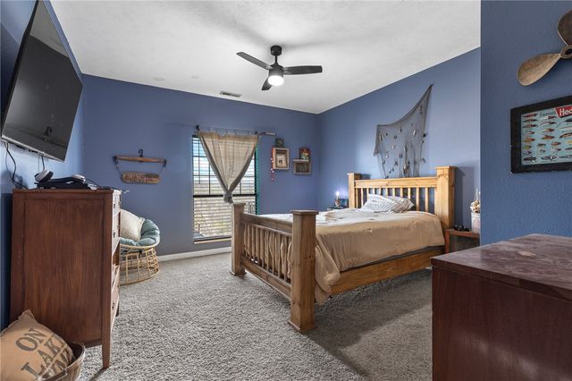 6403 N Parliament Drive, Harrison, AR 72601