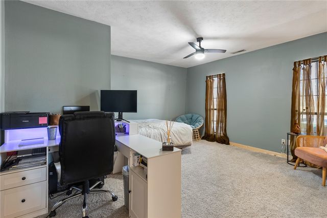 6403 N Parliament Drive, Harrison, AR 72601