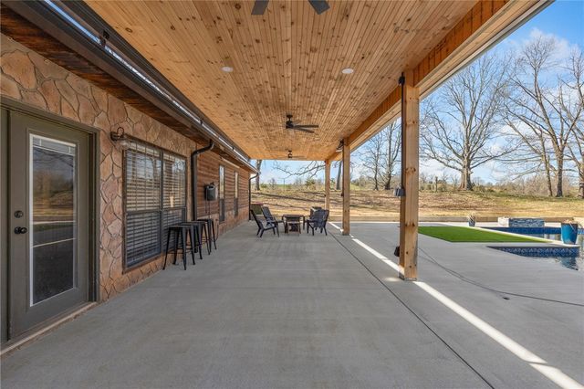 6403 N Parliament Drive, Harrison, AR 72601