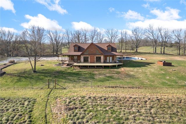 6403 N Parliament Drive, Harrison, AR 72601