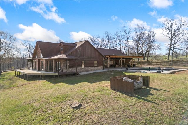 6403 N Parliament Drive, Harrison, AR 72601
