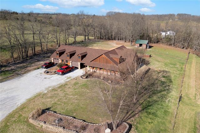 6403 N Parliament Drive, Harrison, AR 72601