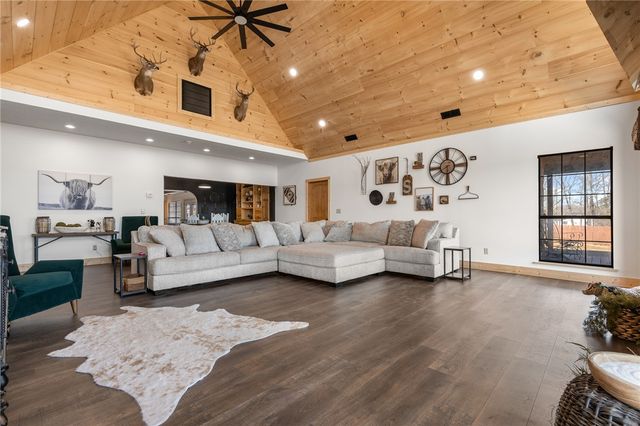 6403 N Parliament Drive, Harrison, AR 72601