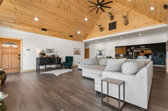 6403 N Parliament Drive, Harrison, AR 72601