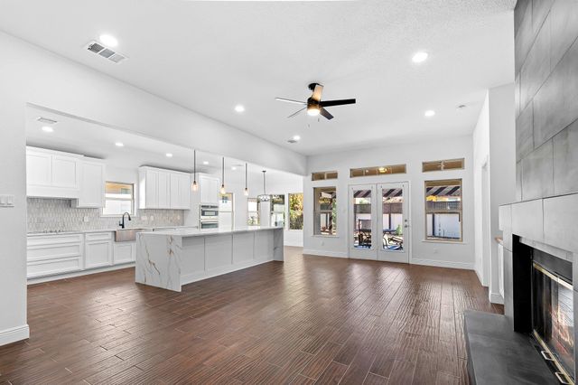 30108 Hacienda LN, Georgetown, TX 78628
