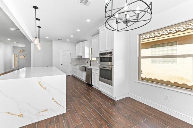 30108 Hacienda LN, Georgetown, TX 78628