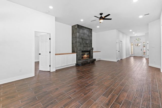 30108 Hacienda LN, Georgetown, TX 78628