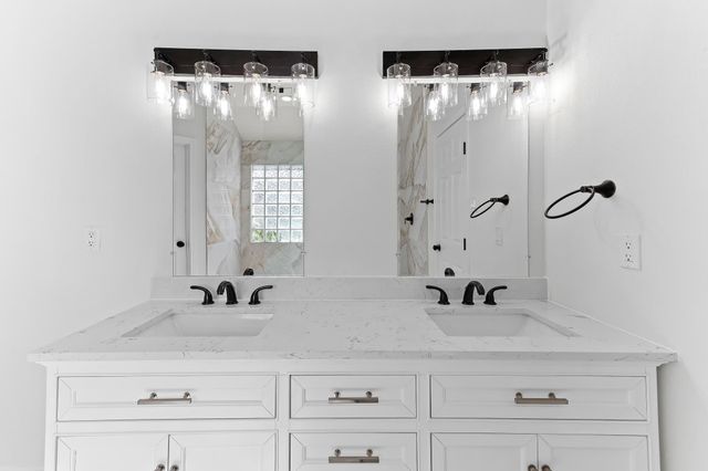 30108 Hacienda LN, Georgetown, TX 78628
