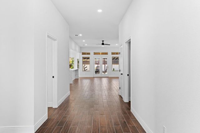 30108 Hacienda LN, Georgetown, TX 78628